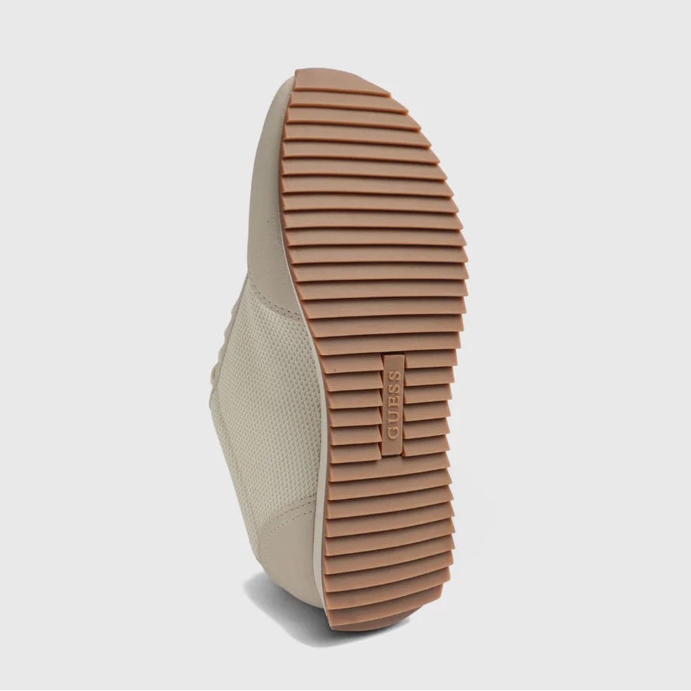 GUESS Woman’s Sneakers. - Picture 5 of 6